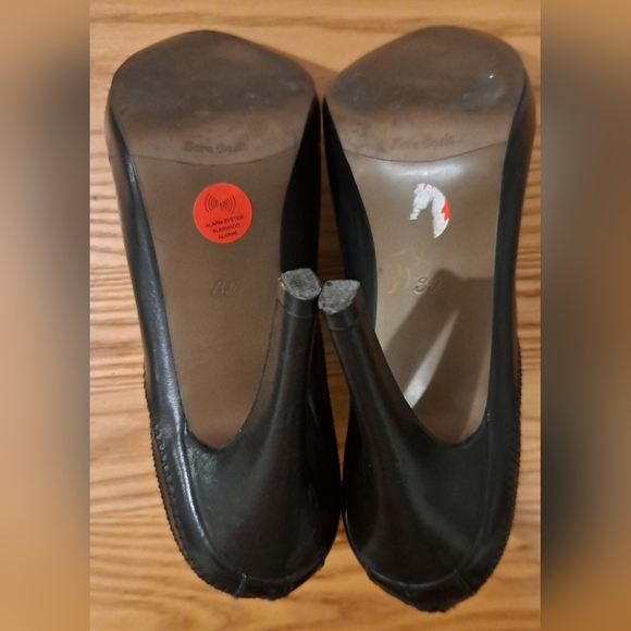 Zara Black Embellished Leather Moto Indie Ankle Bootie Boot Heel Shoe SZ 8 - Picture 6 of 9